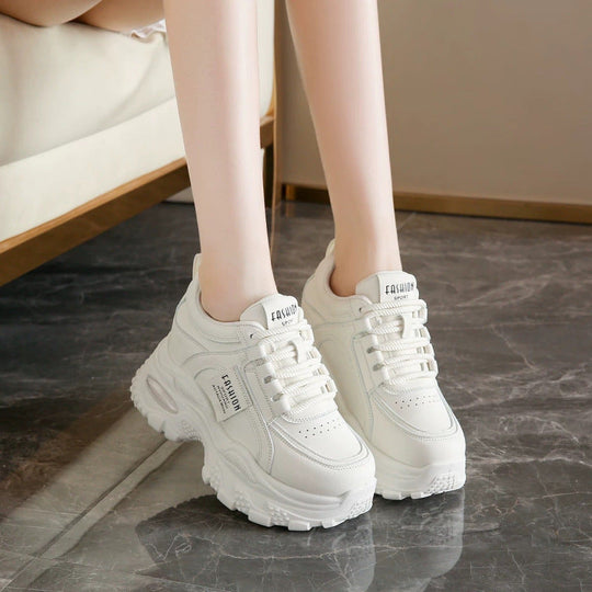 Damen Sportliche Chunky Sneakers mit gehobenem Komfort und trendiger Profilsohle