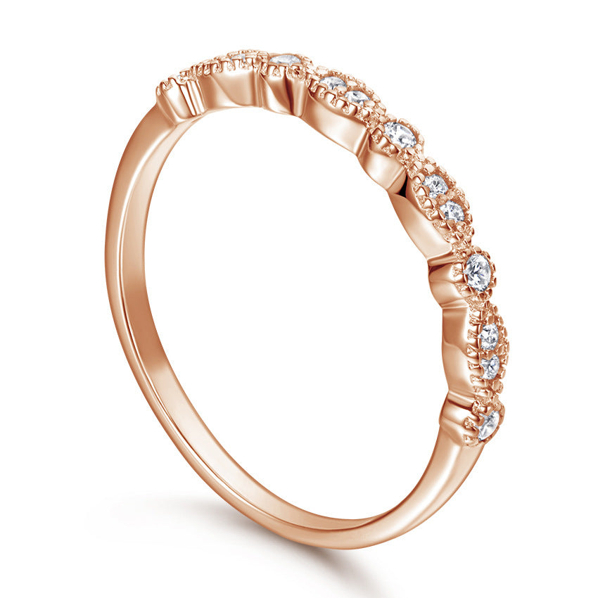 Damenring mit elegantem Wellenmuster und funkelnden Zirkonia Shop Nory
