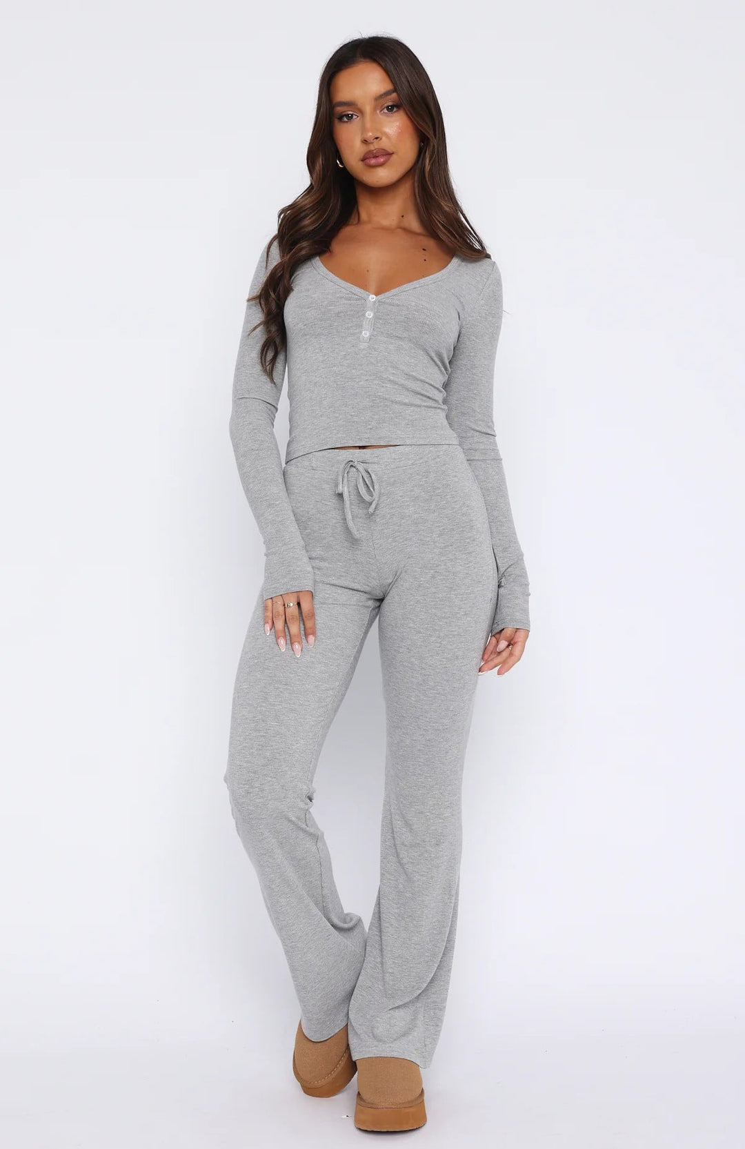 Damen gemütliches Lounge-Set mit langem Oberteil und flared Hose