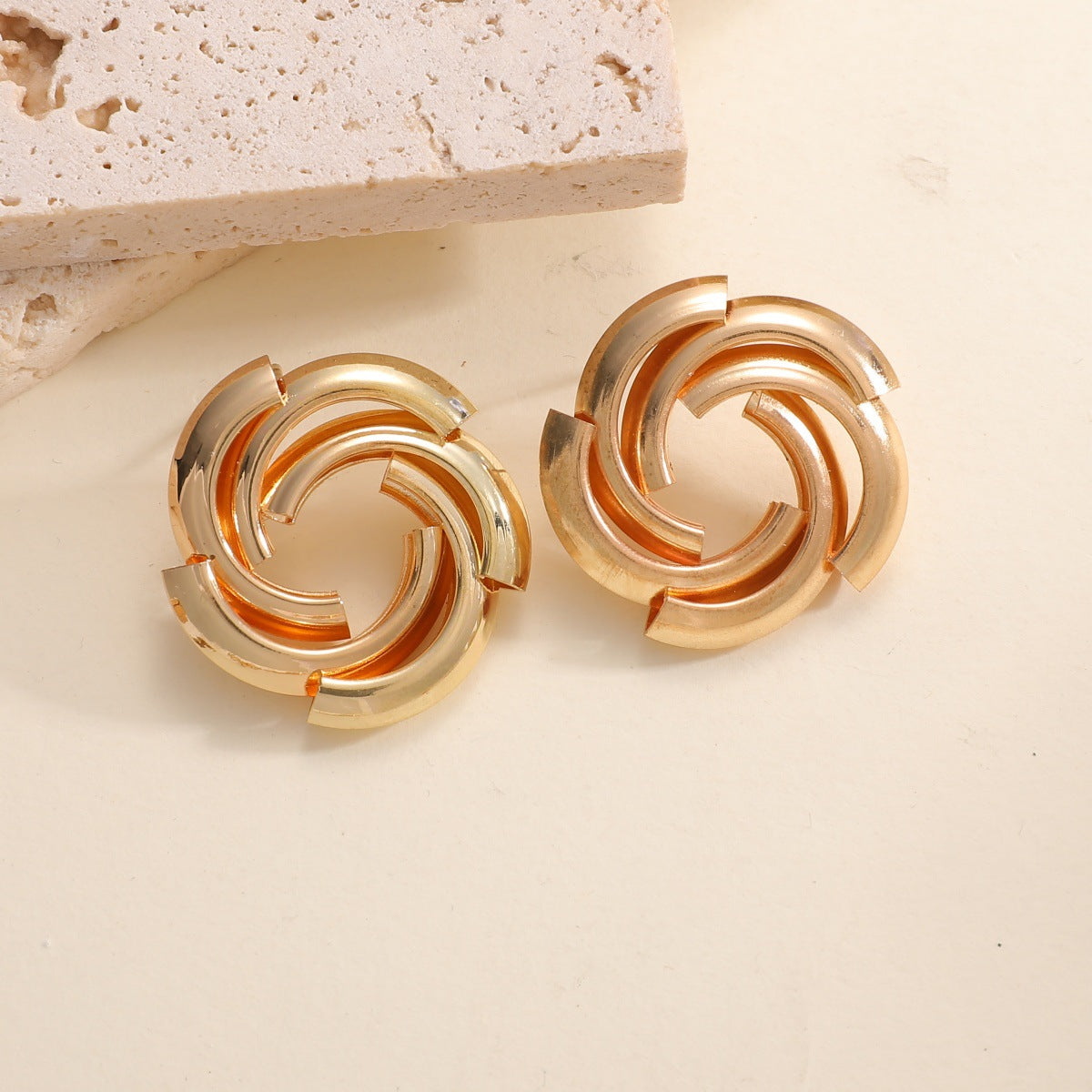 Damen Ohrstecker im kunstvollen Spiraldesign Shop Nory