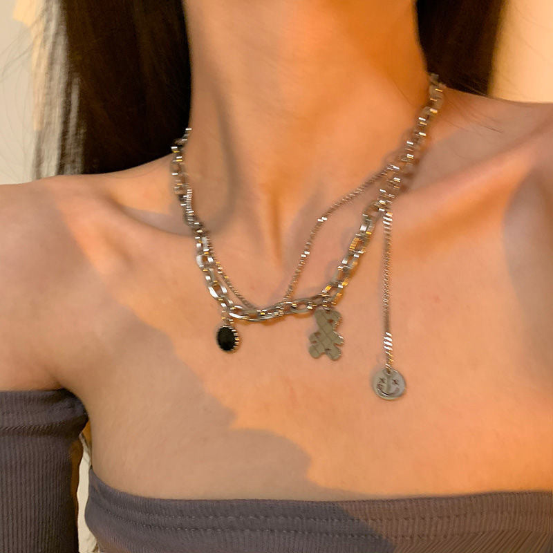 Damen Halskette mit stilvollen Anhängern und modernem Design Shop Nory