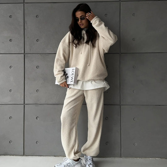 Damen Kuscheliges Sherpa-Loungewear-Set mit Oversized-Kapuzenpullover und weiten Bündchenhosen Shop Nory