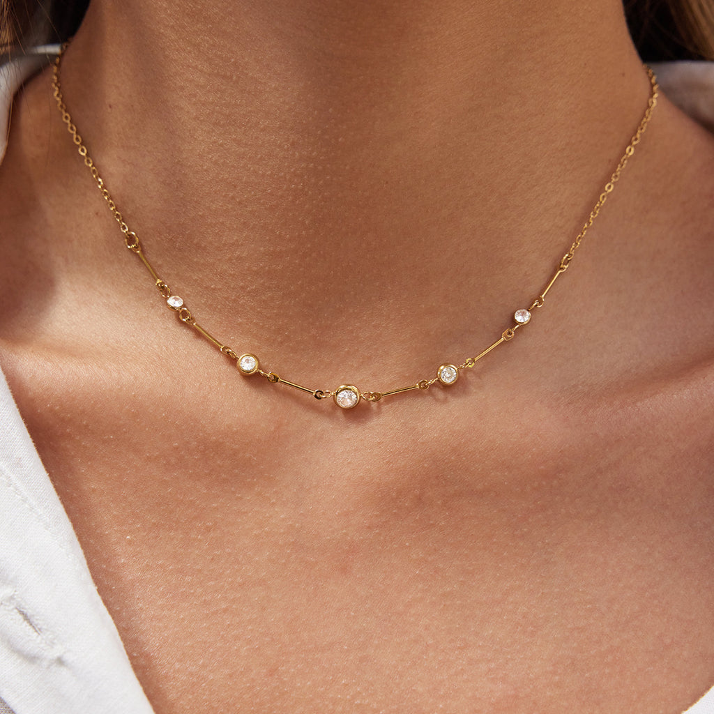 Damen Halskette mit funkelnden Zirkonsteinen und verstellbarem Verschluss Shop Nory