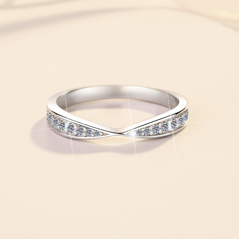 Damen Zarter Infinity-Ring mit funkelnden Zirkonia Shop Nory