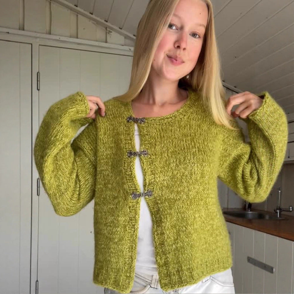 Damen Kurzer Oversize-Strickcardigan mit dekorativen Hakenverschlüssen & Rundhalsausschnitt Shop Nory