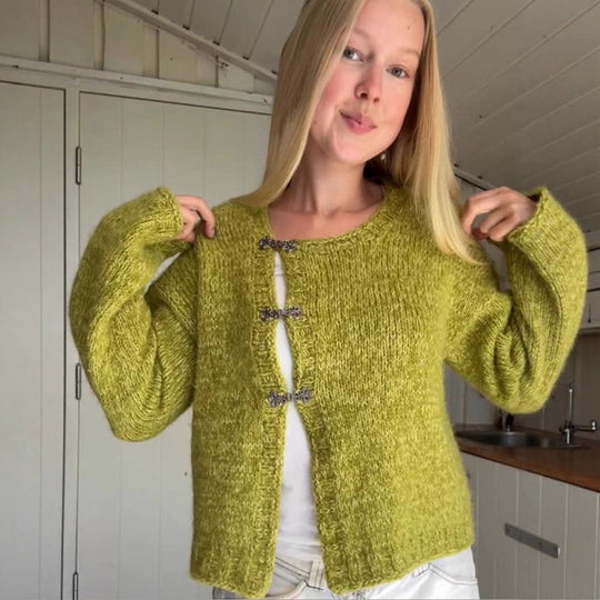 Damen Kurzer Oversize-Strickcardigan mit dekorativen Hakenverschlüssen & Rundhalsausschnitt Shop Nory