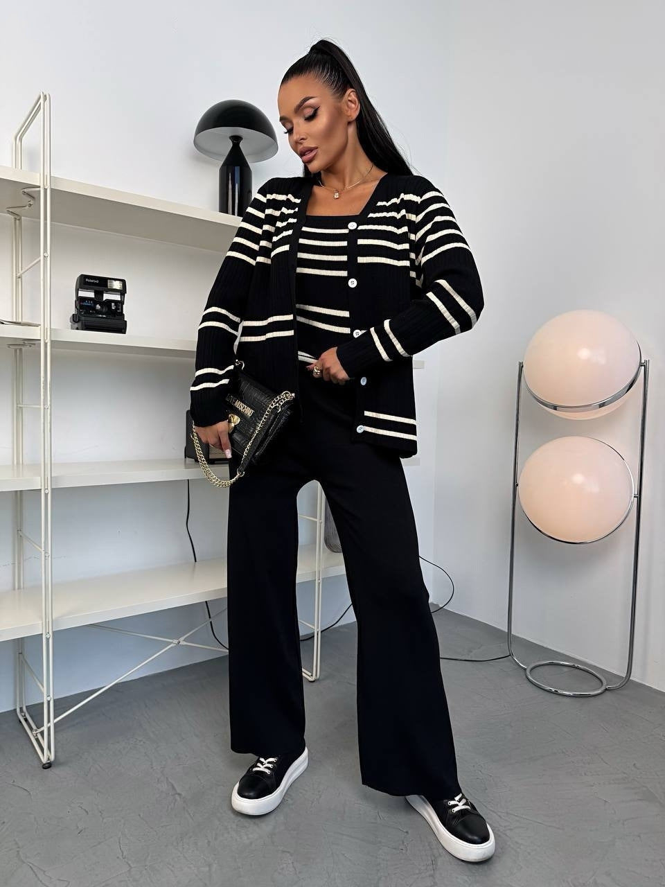 Damen Strick-Loungewear-Set aus Feinripp mit Button-Cardigan, Spaghetti-Top und weitem Jogger Shop Nory