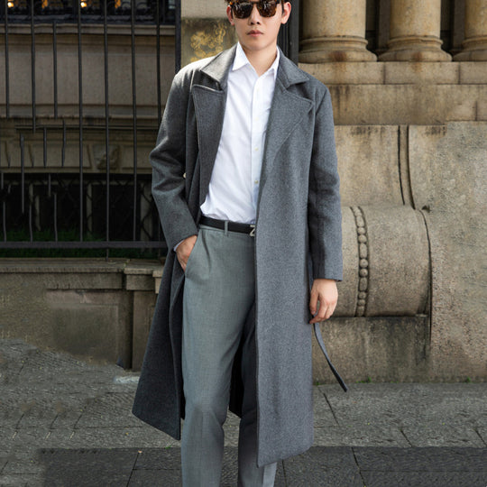 Herren Lang geschnittener Wollmantel im minimalistischen Schnitt mit großzügigem Schalkragen und verdeckter Knopfleiste Shop Nory