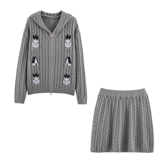 Damen Zweiteiliges Strick-Set mit Zipper-Kapuzenjacke und kurzem Zopfmuster-Rock Shop Nory