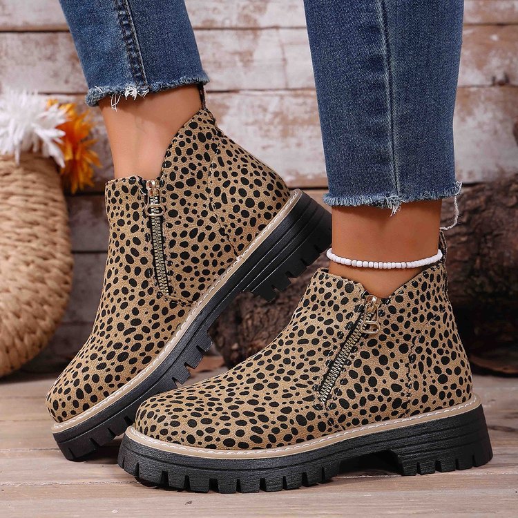 Damen Warme Chelsea-inspirierte Stiefelette mit seitlichem Reißverschluss und grober Profilsohle Shop Nory