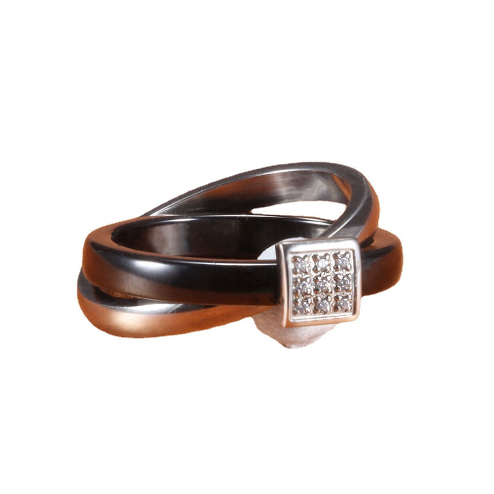 Damen Ring mit quadratischem Zirkonia-Besatz und elegantem Design Shop Nory