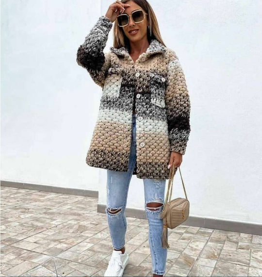 Damen Gehäkelte Oversize-Strickjacke mit Farbverlauf, Knopfleiste und aufgesetzten Taschen Shop Nory
