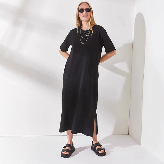 Damen schlichtes langärmliges Kleid mit seitlichen Schlitzen und komfortablem Schnitt Shopnory