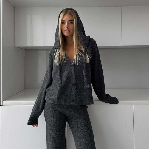 Damen kuscheliges Feinstrick-Cardigan-Set mit V-Ausschnitt und hochgeschnittener Schlaghose Shop Nory