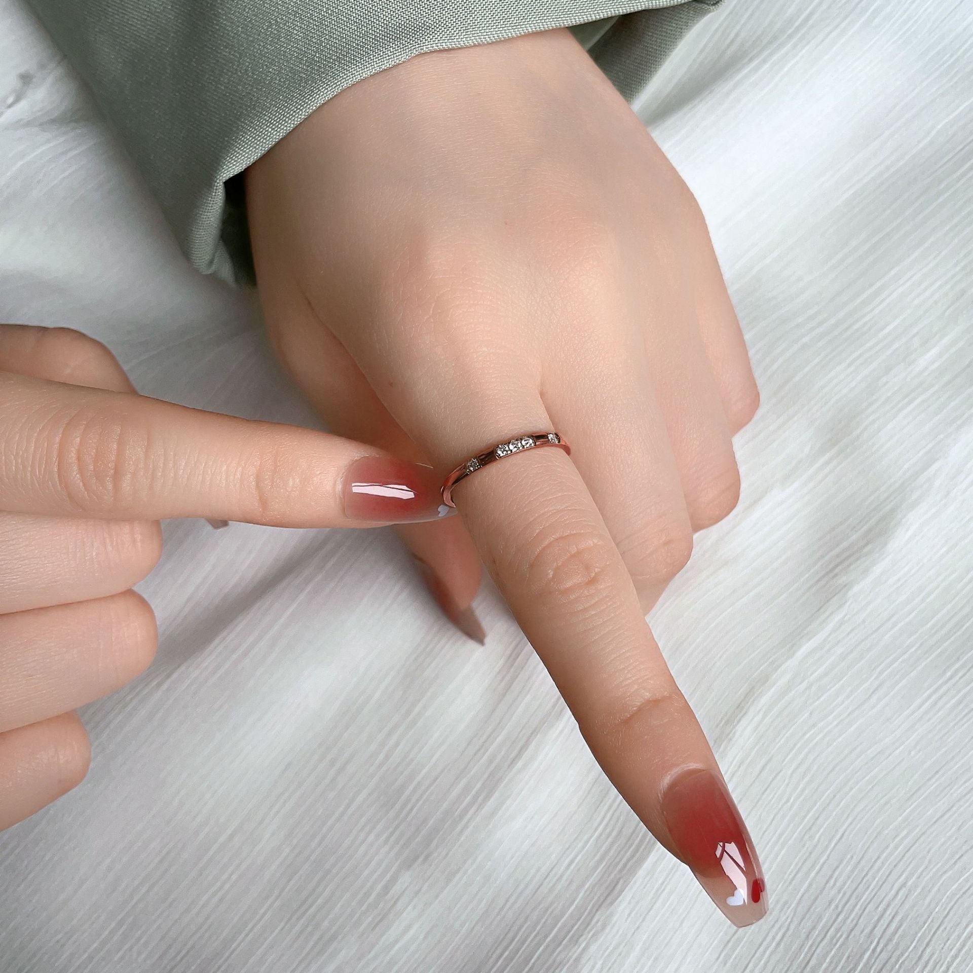 Damen Zarter Ring mit funkelndem Kristallbesatz Shop Nory