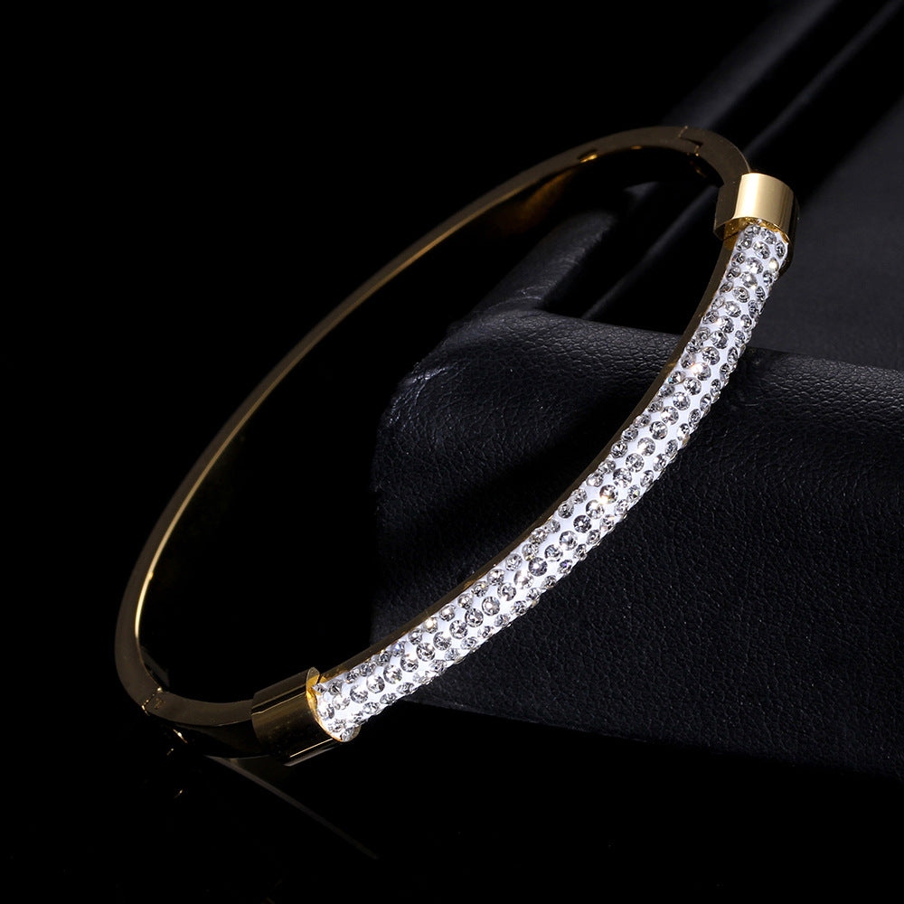 Damen Armreif aus hochwertigem Edelstahl mit funkelndem Kristall-Design Shop Nory