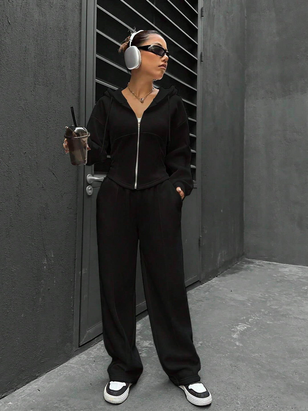 Damen Zip-Hoodie und weite Sweatpants Set mit taillierter Nahtführung Shop Nory