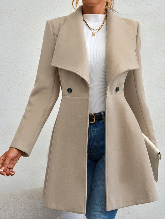 Damen Taillierter Kurzmantel mit Wasserfallkragen und ausgestelltem Schößchen Shop Nory