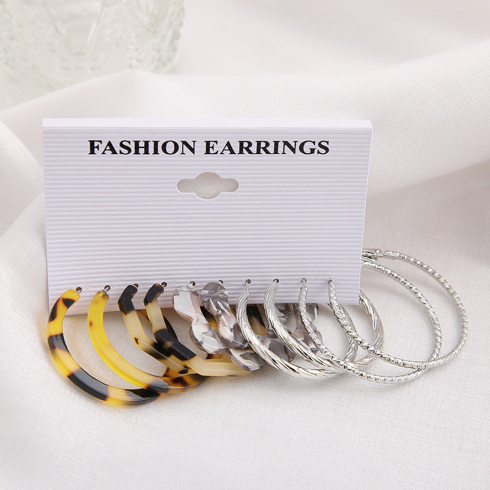 Damen Ohrringe Set mit vielfältigen Designs und funkelnden Akzenten Shop Nory