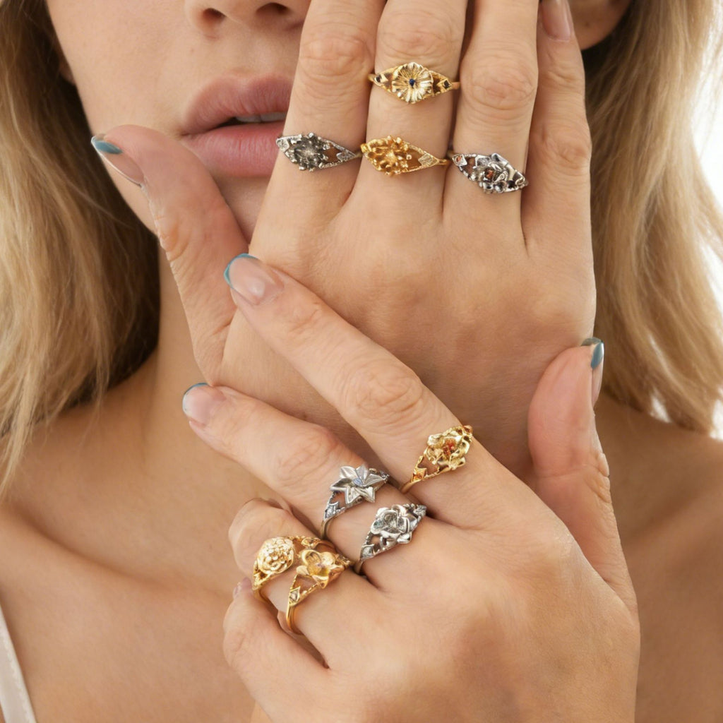Damenring mit floralem Design und funkelndem Strass Shop Nory