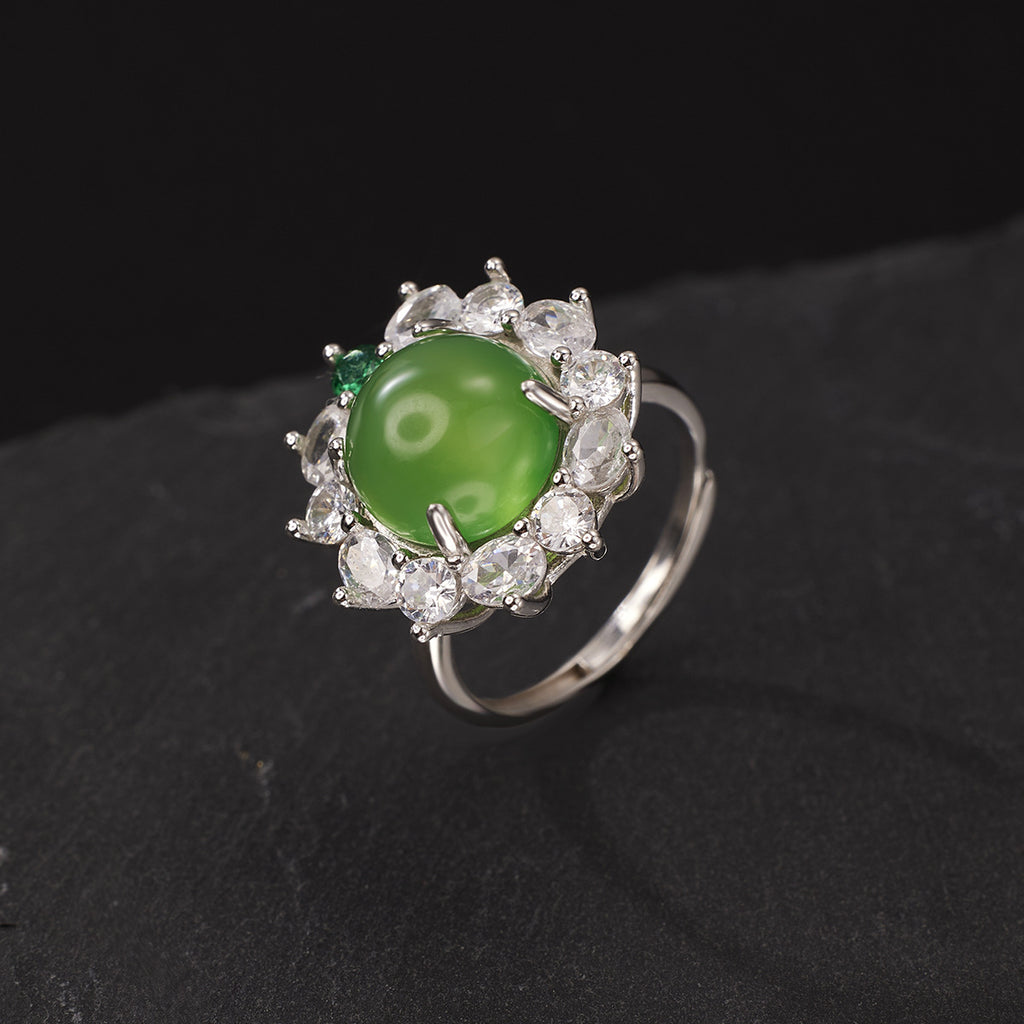 Damen eleganter Ring mit grünem Jade-Edelstein und funkelnden Zirkoniasteinen Shop Nory