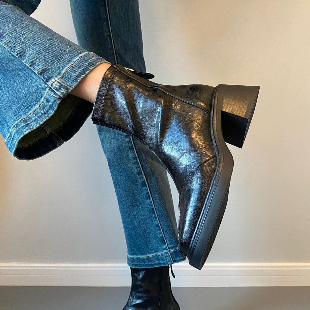 Damen knöchelhohe Lederstiefelette mit quadratischer Zehenpartie und rückseitigem Reißverschluss Shop Nory