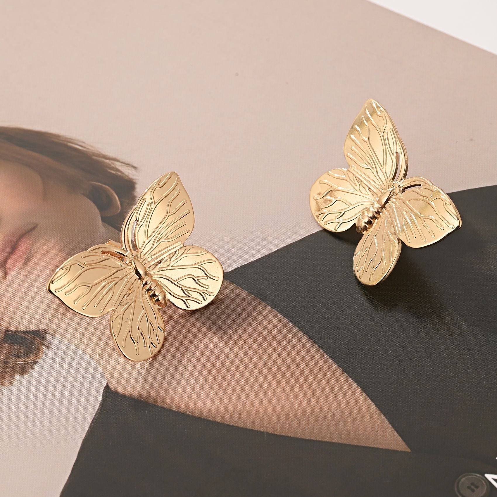 Damen Ohrstecker mit exquisitem Schmetterlingsdesign Shop Nory