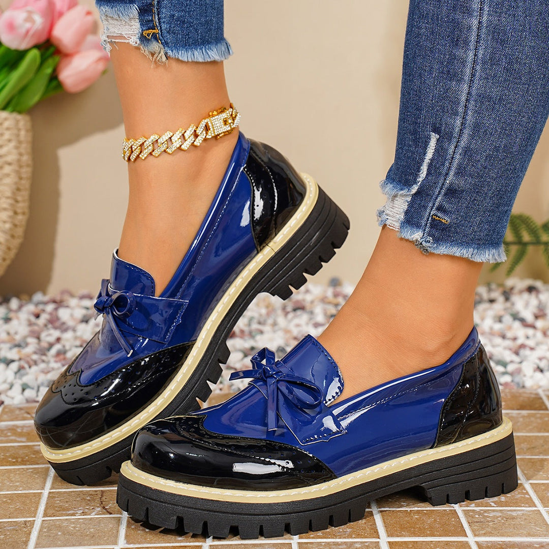 Damen Elegante Schnürschuhe mit hochglänzendem Obermaterial und modischem Kontrast