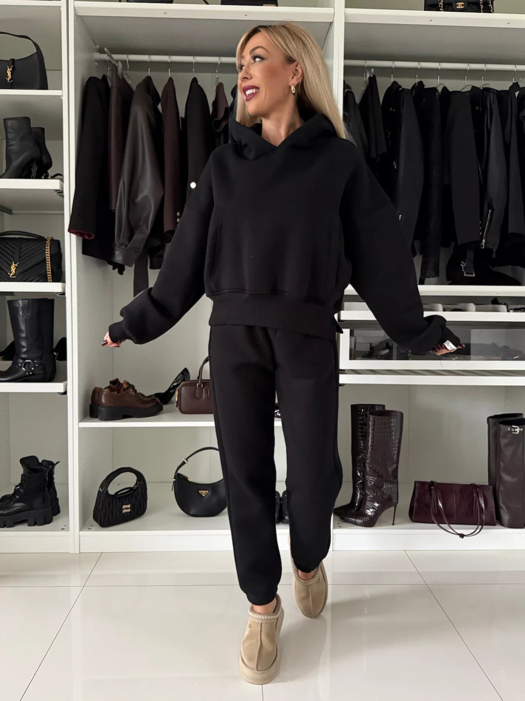 Damen Kurzgeschnittenes Kapuzen-Hoodie und High‑Waist Jogginghose Set aus weichem French-Terry Shop Nory