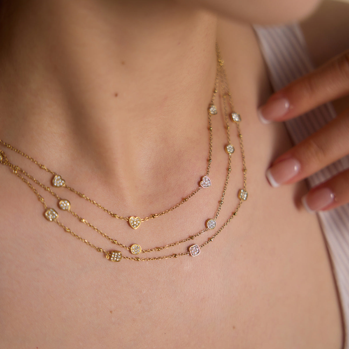 Damen Halskette mit funkelnden Zirkonia und wasserfester Edelstahlverarbeitung Shop Nory