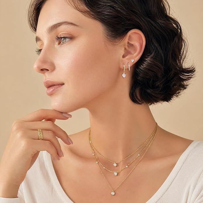 Damen Ohrstecker-Set mit funkelnden Zirkonia und modernem Design Shop Nory