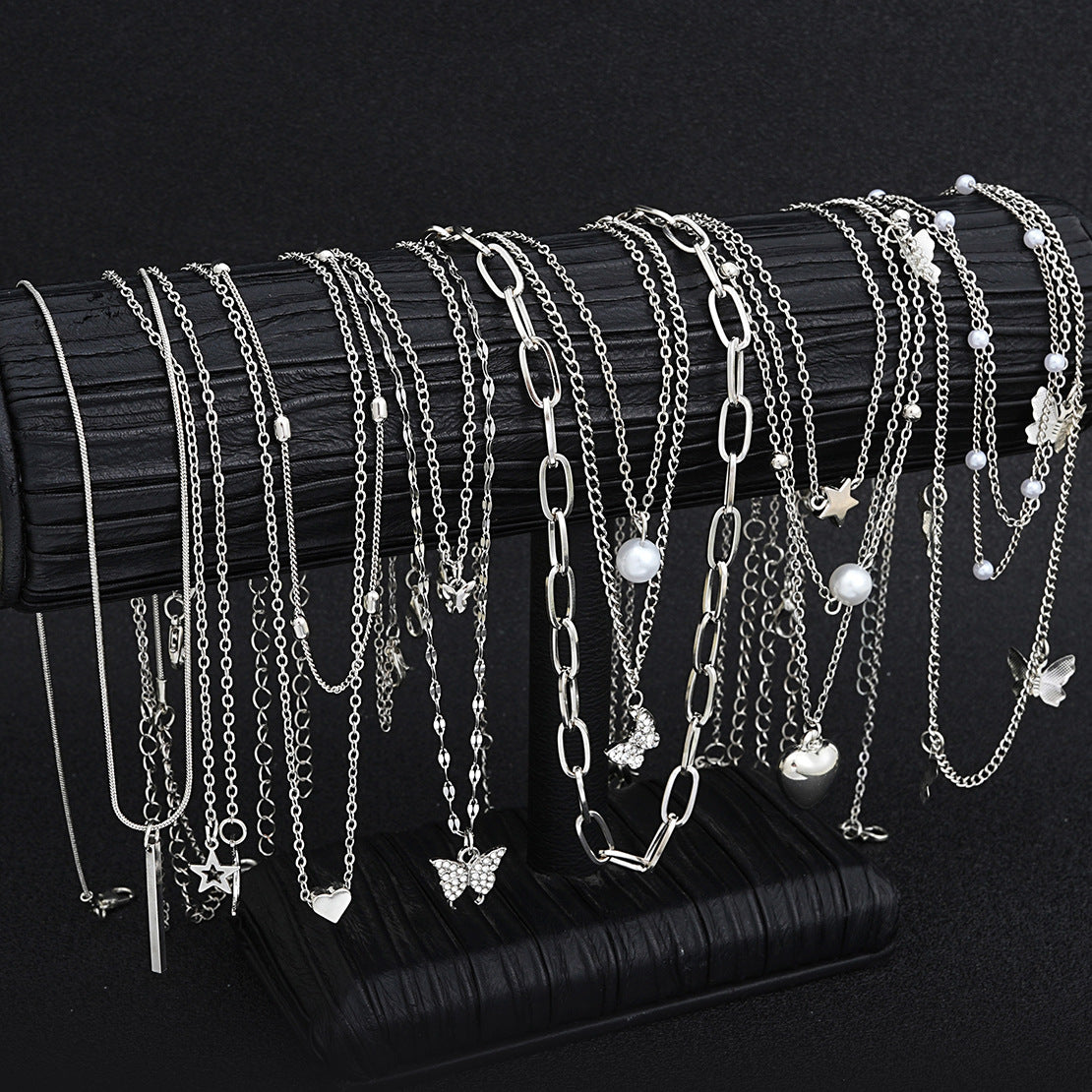 Damen Halsketten-Set mit vielfältigen Anhängern und modernen Designs Shop Nory