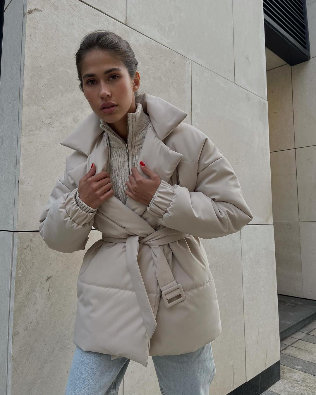 Damen Wattierte Taillierte Steppjacke mit Gürtel und Kapuze Shop Nory