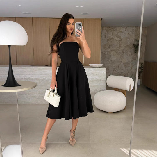 Damen A-linien Cocktailkleid mit trägerlosem Schnitt und schwingendem Rock