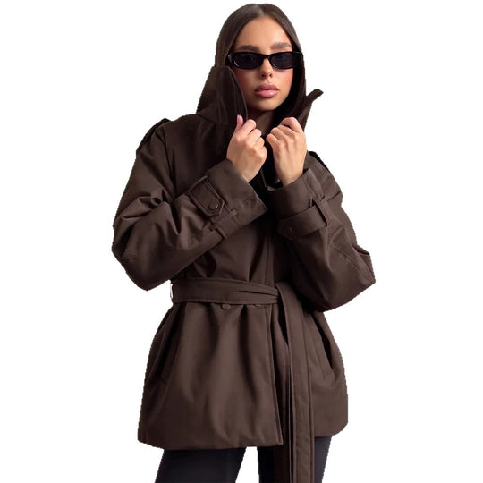 Damen Kurzer technischer Trench mit hoher Kragenblende, doppelter Druckknopfleiste und taillierendem Bindegürtel Shop Nory