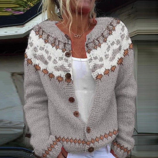 Damen nan gemusterte Strickjacke mit Rundpasse, Holzknöpfen und Eingrifftaschen Shop Nory