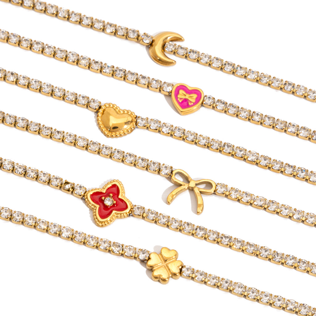 Damen Armband mit funkelndem Herzanhänger aus hypoallergenem Edelstahl Shop Nory