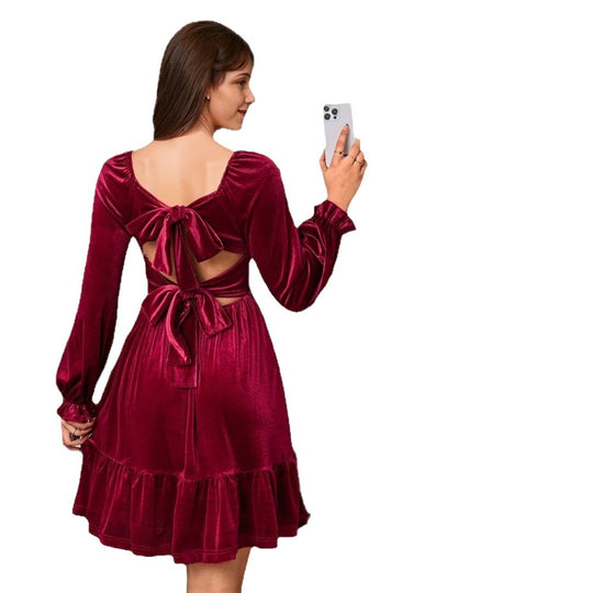 Damen Samtkleid mit quadratischem Ausschnitt, gerafften Puffärmeln und stufigem Tellerrock Shop Nory