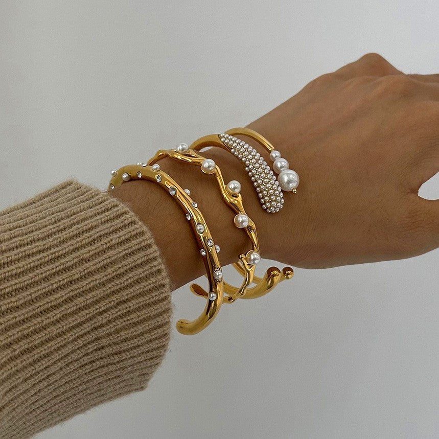 Damen Offenes Armband mit elegantem, geschwungenem Design aus hypoallergenem Edelstahl Shop Nory