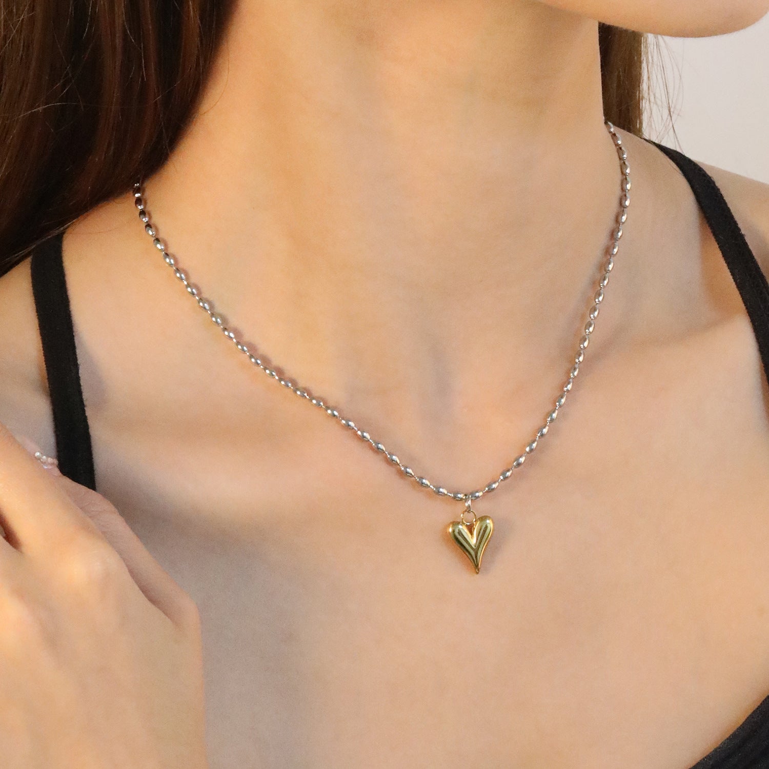 Damen Halskette mit hochwertigem Herzen-Anhänger und elegantem Kettendesign Shop Nory