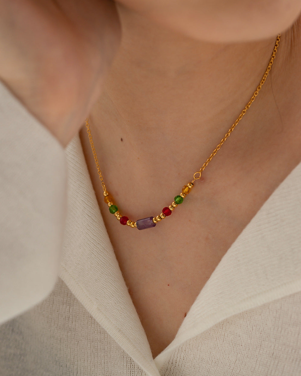 Damen Halskette mit farbenfrohen Kristallanhängern und elegantem Design Shop Nory