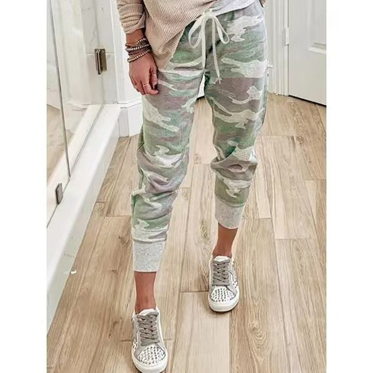 Damen Kordelzug-Jogpant im Camouflage-Look mit schmalem Fußbündchen Shop Nory