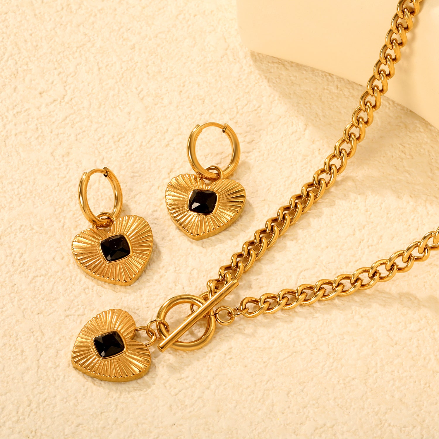 Damen Schmuckset mit luxuriösem Anhänger und stilvollen Ohrringen Shop Nory