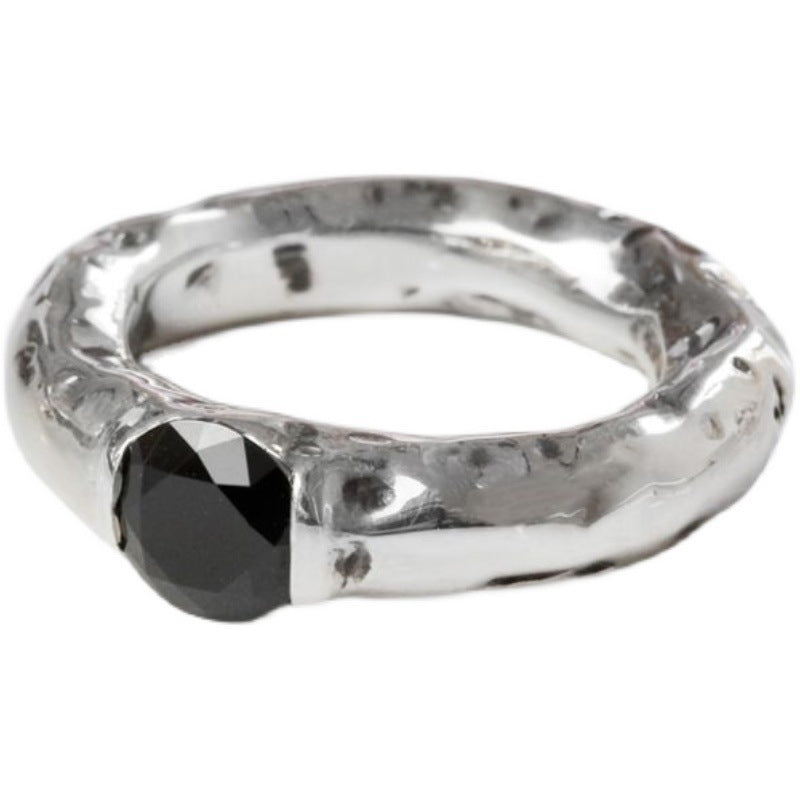 Damenring mit elegantem, geschwungenem Design und facettiertem Stein Shop Nory