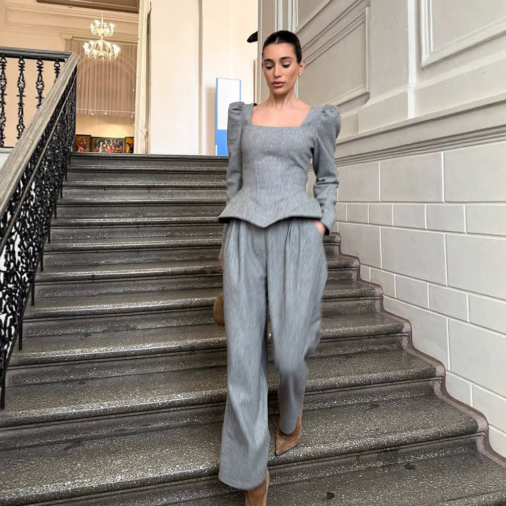Damen Tailliertes Korsagen-Blazer-Top mit quadratischem Ausschnitt, Schößchen und betonten Schultern Shop Nory