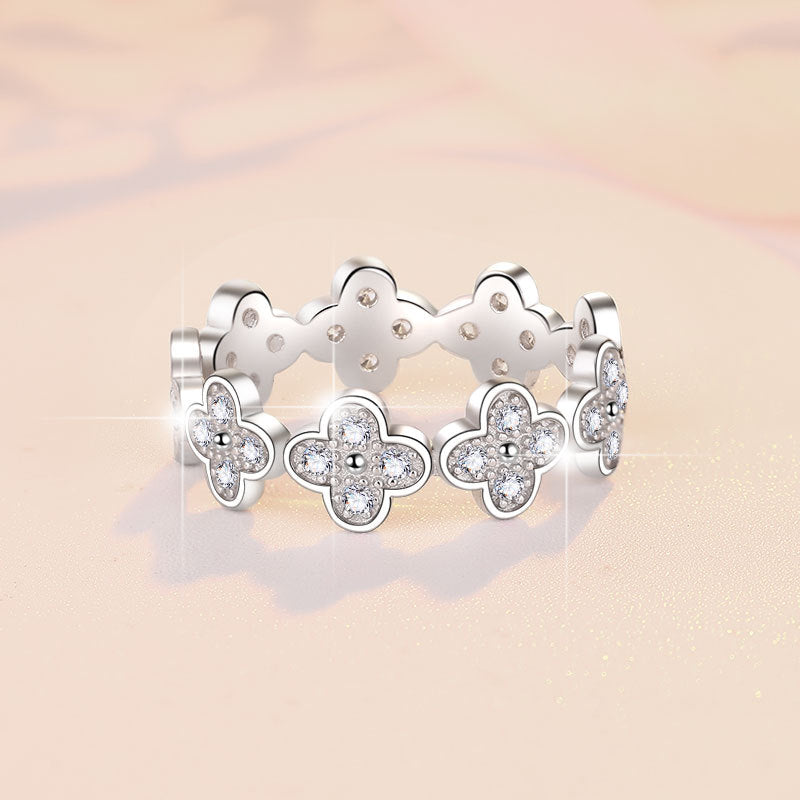 Damenring mit floralem Design und funkelnden Zirkonia Shop Nory