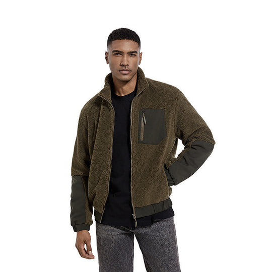 Herren Fleecejacke mit hochgeschlossenem Kragen und seitlichen Reißverschlusstaschen