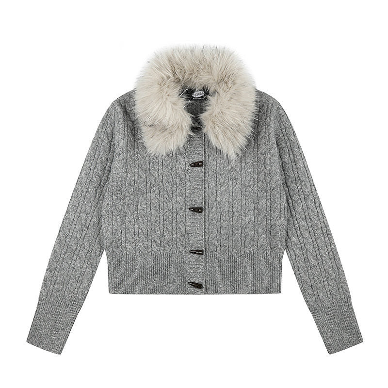 Damen Kurze Zopfmuster-Strickjacke mit abnehmbarem Kunstpelzkragen und Knebelknopfverschluss Shop Nory