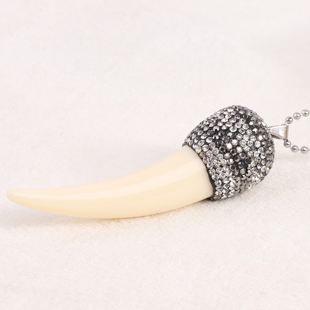 Damen Halskette mit hochwertigem Zahn-Anhänger und funkelndem Kristall-Shop Nory