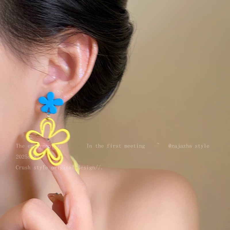 Damen Ohrringe im verspielten Blumen-Design Shop Nory